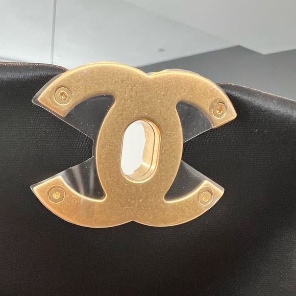 SOLD ON VESTIARE!!! Chanel 19 BRAND NEW - Picture 8 of 8